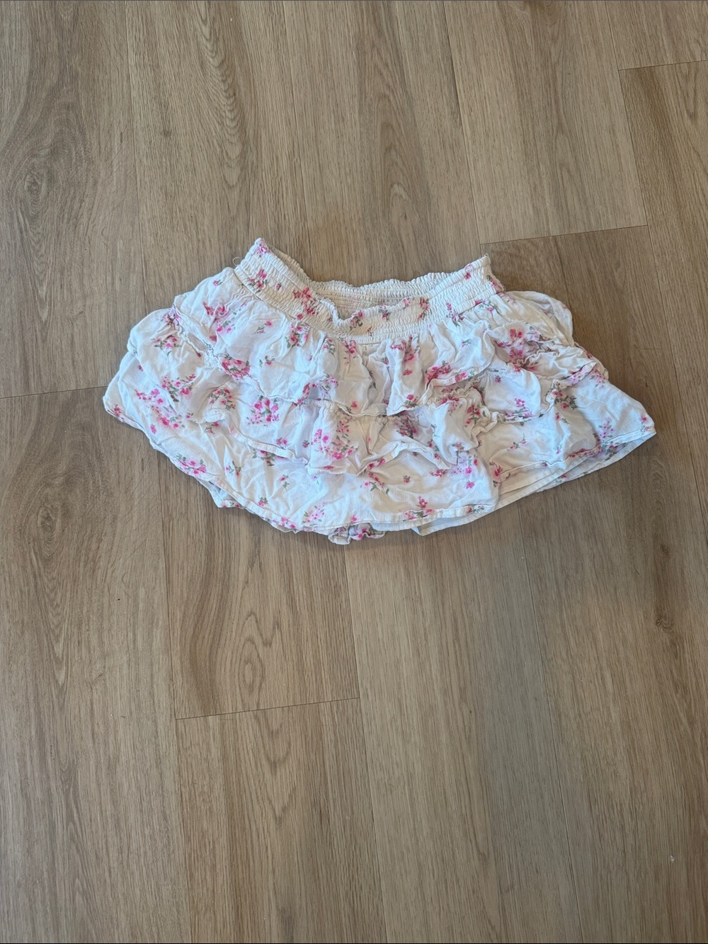 Hollister White Ruffle Floral Skort with Pink Accents